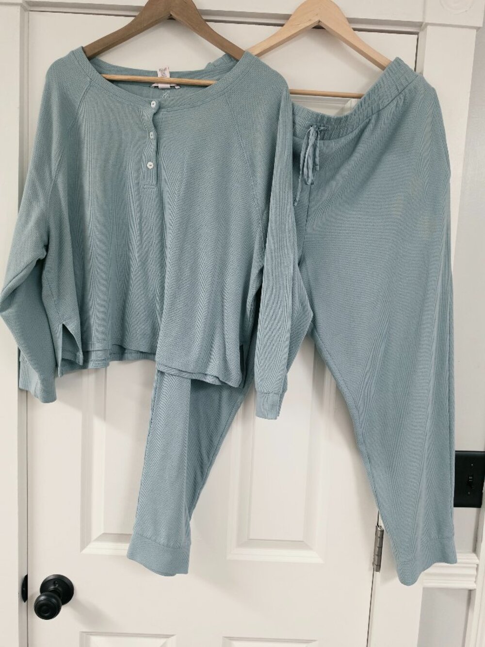 Victoria's Secret 2 PC Glow Waffle Henley Women's Jogger Set